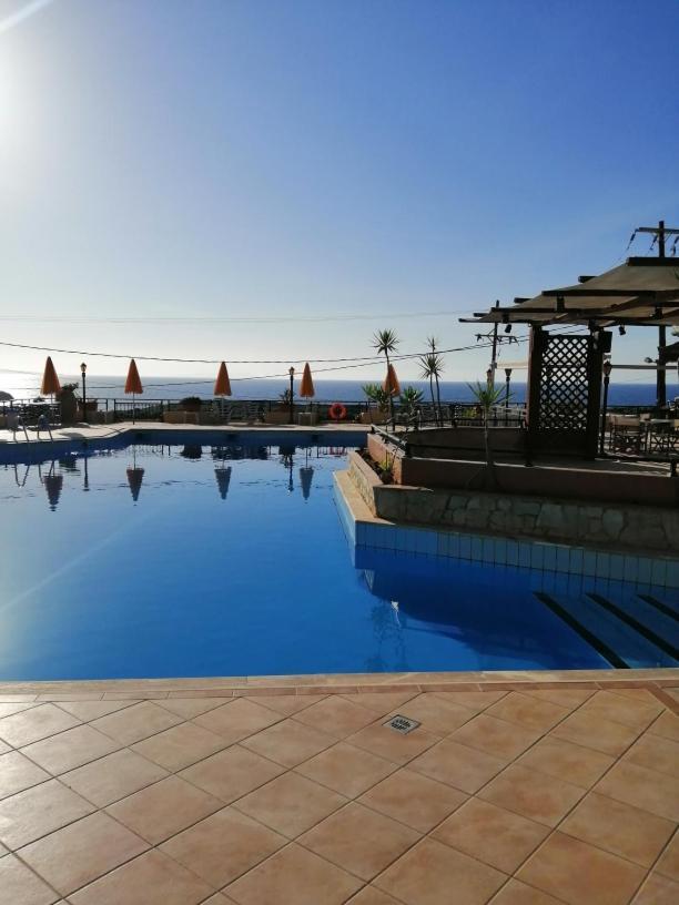 Bella Vista Hotel "By Checkin" ヘルソニソス エクステリア 写真