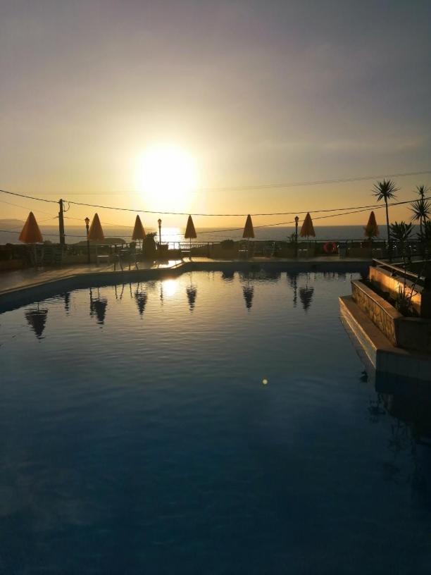Bella Vista Hotel "By Checkin" ヘルソニソス エクステリア 写真