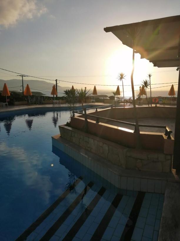Bella Vista Hotel "By Checkin" ヘルソニソス エクステリア 写真