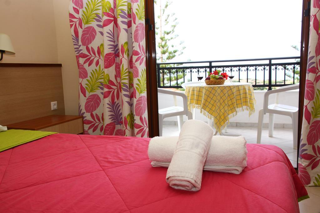 Bella Vista Hotel "By Checkin" ヘルソニソス エクステリア 写真