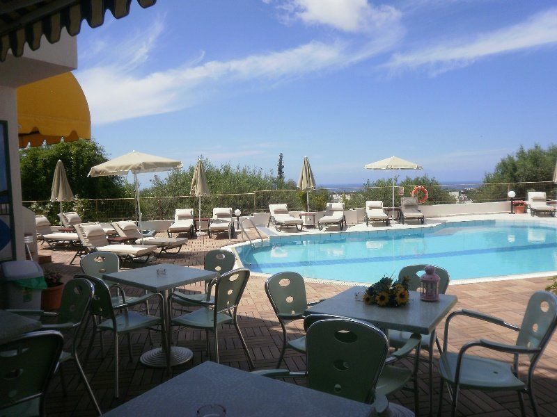 Bella Vista Hotel "By Checkin" ヘルソニソス エクステリア 写真
